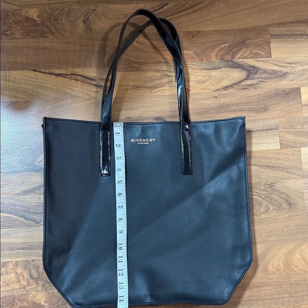 Givenchy Elegant Black Leather Tote
